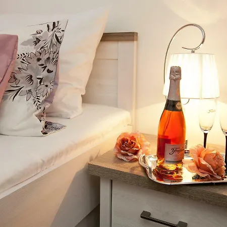 Apartman Edita شقة *