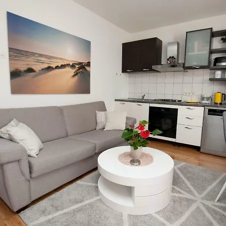 Apartman Edita زادار