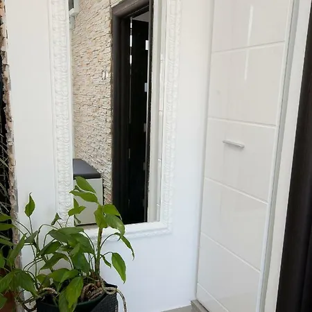 Apartman Edita زادار