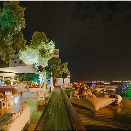 Apartman Edita شقة *